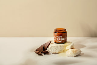 Veoli Botanica - Wegańska świeca do masażu z masłem shea i witaminą E -  good chocolate mood 100ml