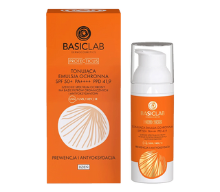 BasicLab Dermocosmetics - Tonująca emulsja ochronna SPF 50+ - prewencja i antyoksydacja 50ml